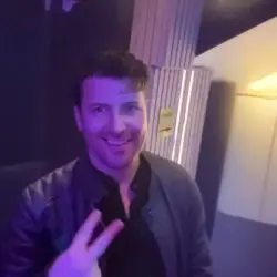 キャラクター Κωνσταντίνος νάζης τραγουδιστη