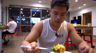 AI Video: Make Messi eat too much and become fat