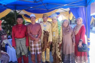 AI Video: Wave hand gentle