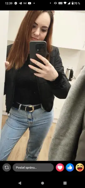 AI Video: Vytvoriť video ako moja priateľka beží na wc