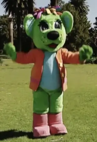 AI Video: kneeling down bottom to toes