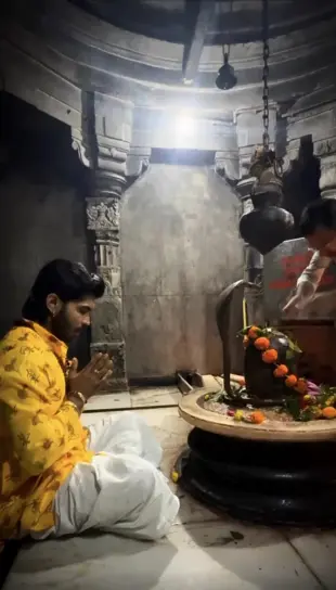 AI Video: Ultra realistic cinematic temple scene. Everything remains perfectly still...