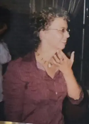 AI Video: Wave to camera