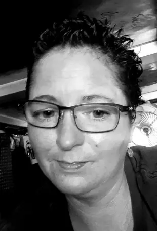 AI Video: cute, shy smile