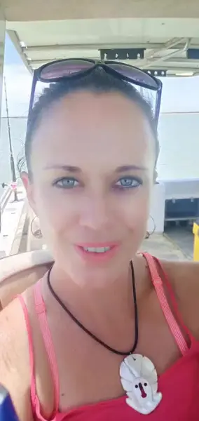 AI Video: make her excited to see me