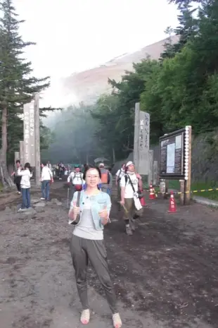 AI Video: Feeling hot, the lady takes off her trousers, displaying her sexy and...