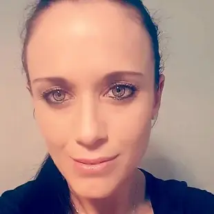 AI Video: she is excited to see me, love