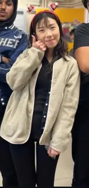 AI Video: Taking pants off