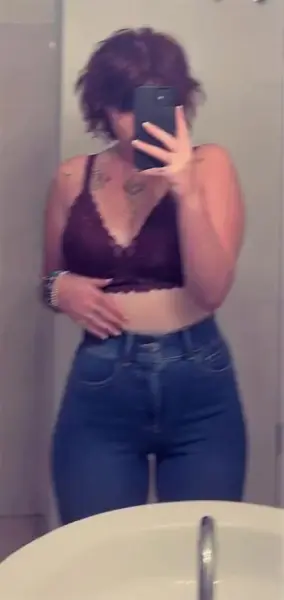 AI Video: turn her around so i can see her ass