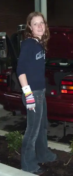 AI Video: make her turn around to show her perfect ass