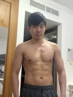 AI Video: Please make this picture to video posing mens physic