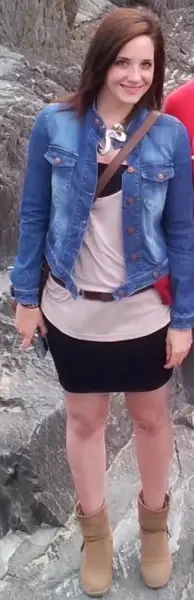 AI Video: she takes off her skirt. she have no panties and we can see her pussy perfectly