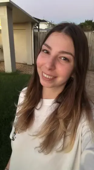 AI Video: La chica se convierte en Tweety y celebra su cumpleaños