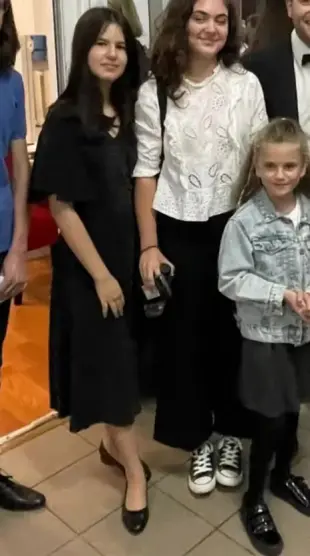 AI Video: Make the girl suck a dick