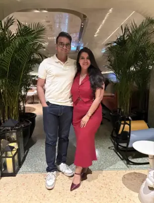 AI Video: generate a 10 second romantic Instagram reel with:
Soft lean-in movement...