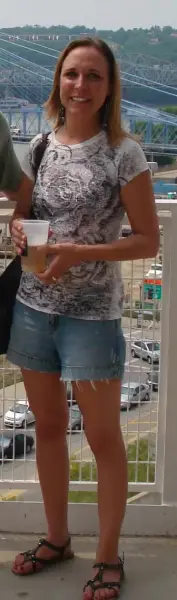 AI Video: show her undressing