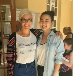 AI Video: Hot French kissing with tounges