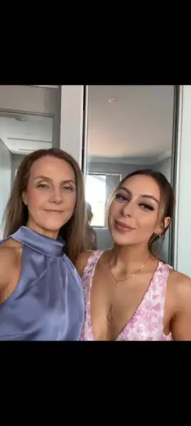 AI Video: Passionate kissing with tounge