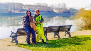 AI Video: Please preserve the faces/heads of the dog and persons! Persons are happy...