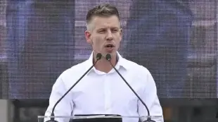 AI Video: Ezt mondja:ez az új szlogenem hogy amit mondtam nem mondtam.