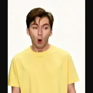 AI Video: David tennant idzie do model