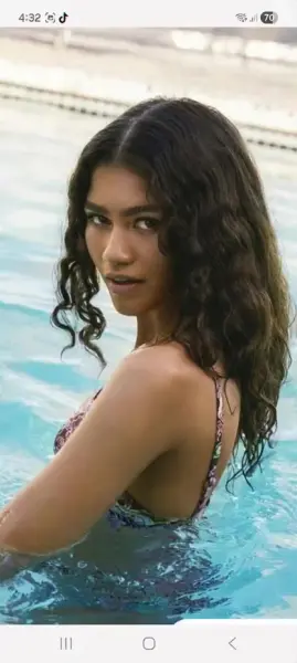 AI Video: ZENDAYA Swimming in pool and splashing