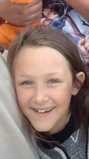 AI Video: She gets yogurt flicked in her face