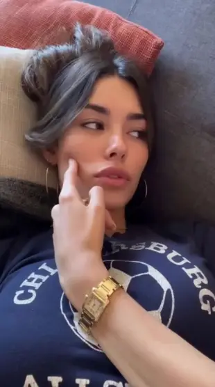 AI Video: Move your hair and turn your neck towards me., cute blinking, puppy eyes,...